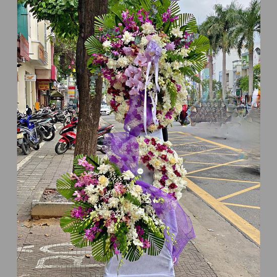 Vòng hoa lan tím, cúc trắng - KV98