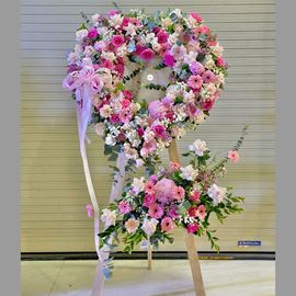 Kệ hoa trái tim hồng - KH90