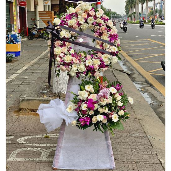 Vòng hoa viếng hồng kem, lan tím - KV105