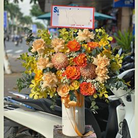 Bình hoa hồng mỡ gà, cúc mẫu đơn - BI171