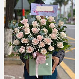 giỏ hoa hồng kem - HG284