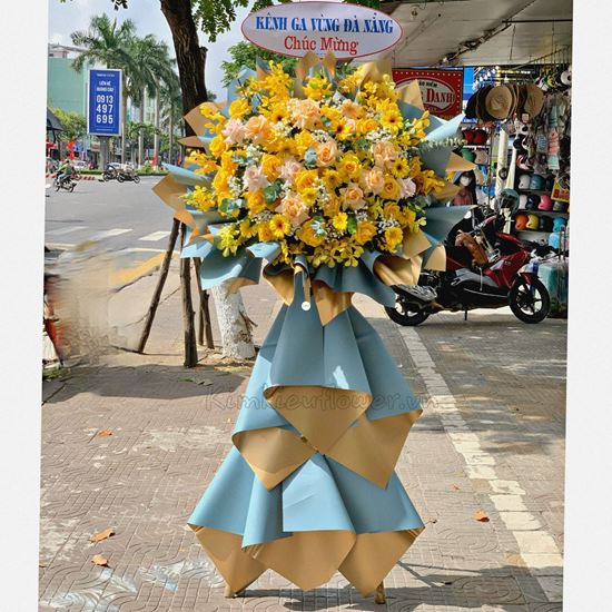 Kệ hoa chúc mừng  hoa hồng, lan vàng - KH101