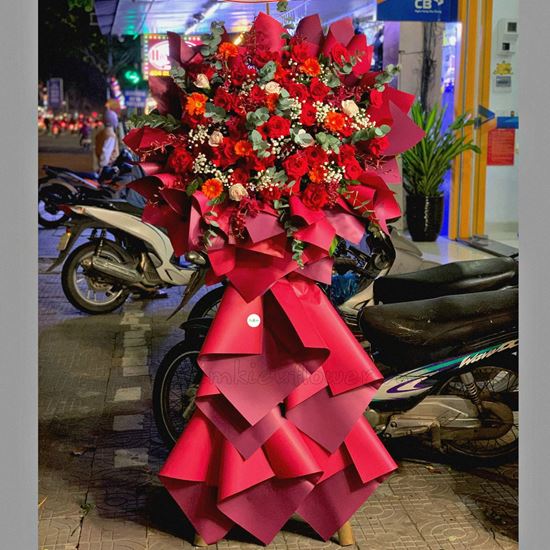 Kệ hoa hồng đỏ, đồng tiền nhí - KH107