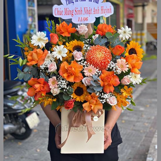 giỏ hoa hồng cam quốc vương, lan vàng - HG341