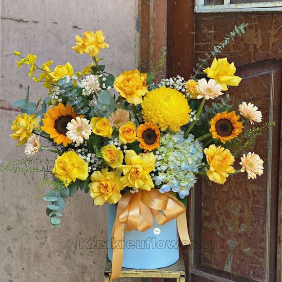 Giỏ hoa hồng vàng, cúc mẫu đơn - HG362