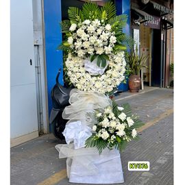 Picture of Vòng hoa chia buồn tone trắng - KV376