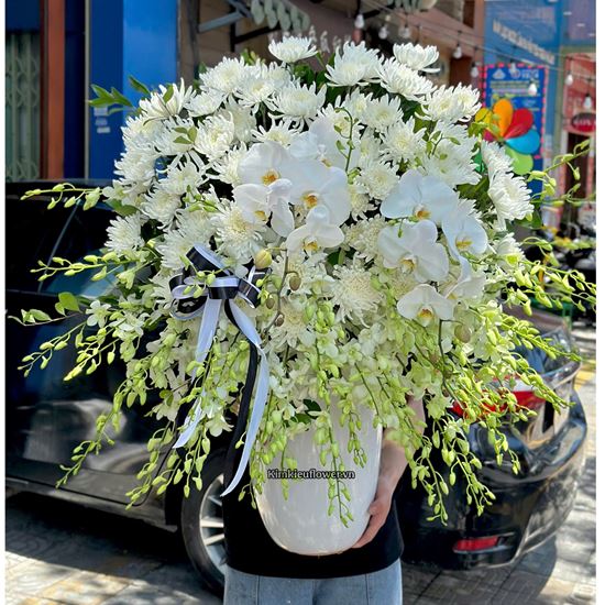 Picture of Giỏ hoa chia buồn tone xanh trắng - GV28