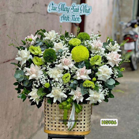 Picture of Giỏ hoa chúc mừng tone xanh lá - HQ89