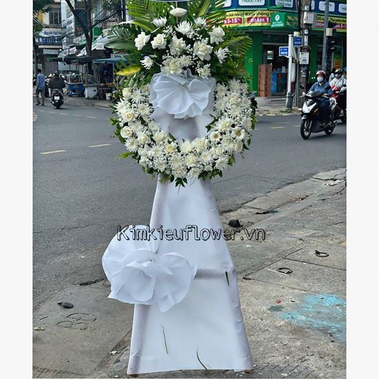 Vòng hoa viếng cúc trắng, hoa hồng - KV125
