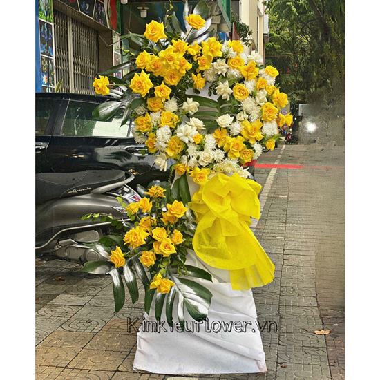 Vòng hoa viếng hồng vàng, cúc trắng - KV126