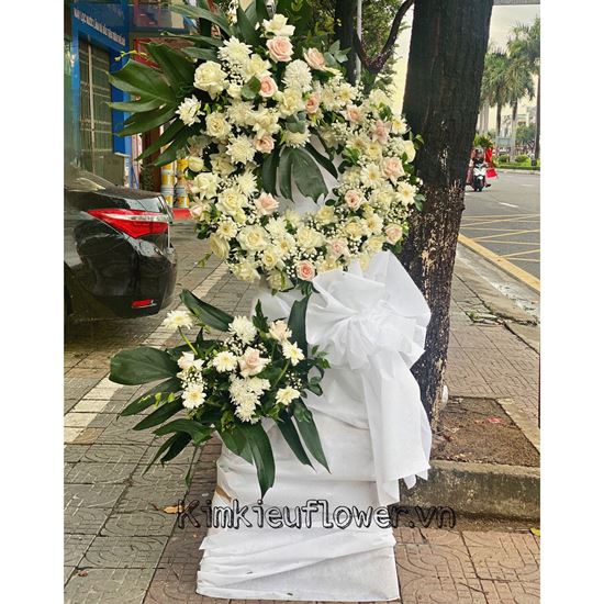 Vòng hoa hồng trắng, cúc trắng - KV128