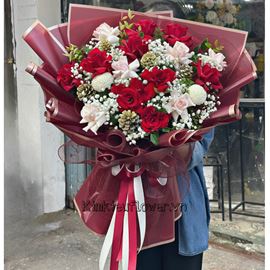 Bó hoa hồng đỏ, kem - HB403