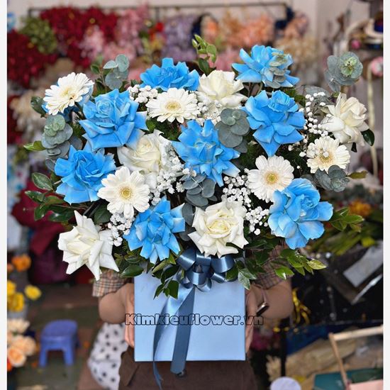 Giỏ hoa hồng xanh, trắng - HG510