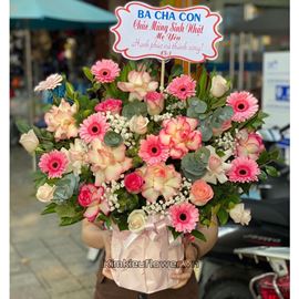 Giỏ hoa chúc mừng tone hồng - HG521
