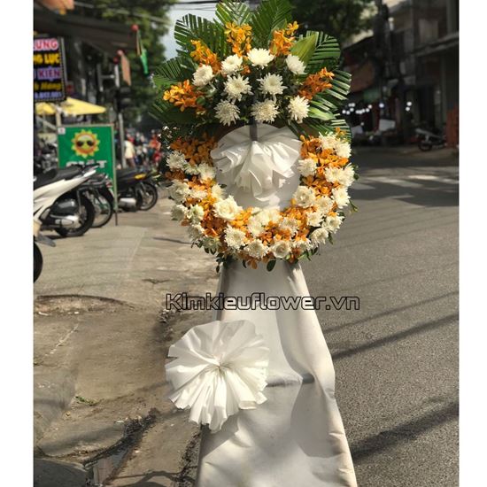 Vòng hoa viếng lan vàng, cúc trắng - KV139