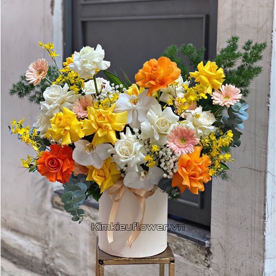 Hộp hoa chúc mừng tone vàng cam - HG532