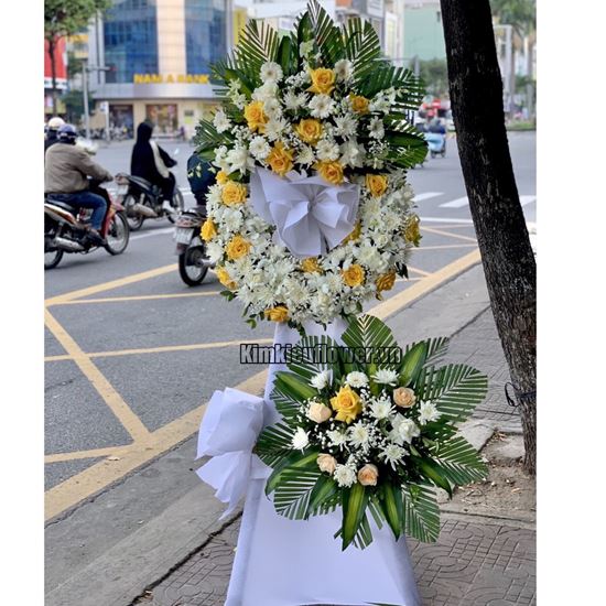 Vòng hoa viếng cúc trắng, hồng vàng - KV140