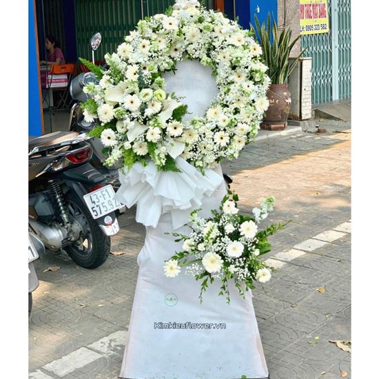 Vòng hoa viếng đồng tiền, lan trắng - KV149