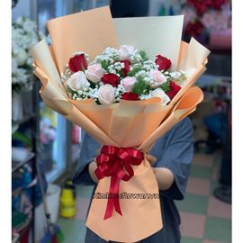 Bó hoa hồng đỏ kem - HB452