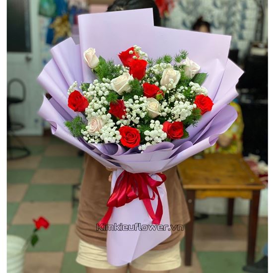 Bó hoa hồng đỏ kem - HB455