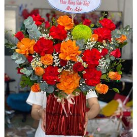 giỏ hoa hồng đỏ, cúc mẫu đơn xanh - HG570