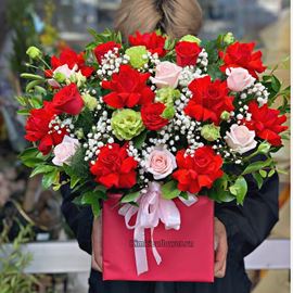 giỏ hoa hồng đỏ, cát tường xanh - HG581