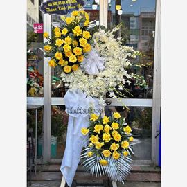 Vòng hoa viếng hồng vàng, cúc trắng - KV154