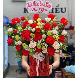 giỏ hoa cát tường xanh, hoa hồng đỏ - HG585