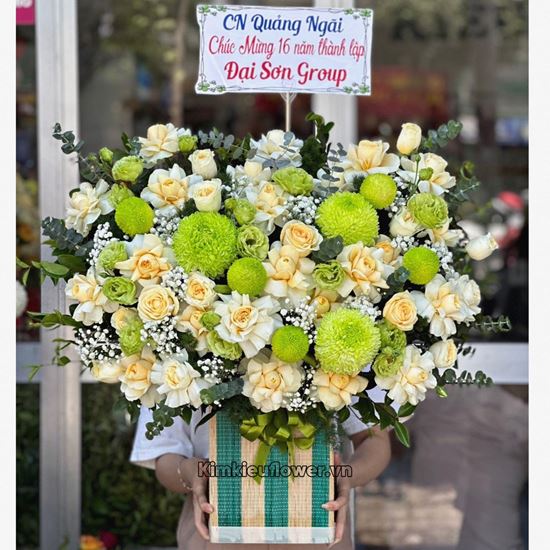 giỏ hoa cúc mẫu đơn xanh lá, hoa hồng- HG587