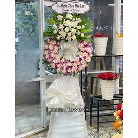 Vòng hoa viếng kem tím - KV157