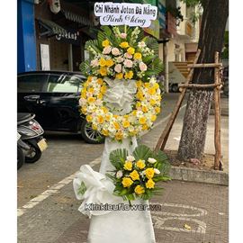 Vòng hoa viếng tone trắng vàng - KV160
