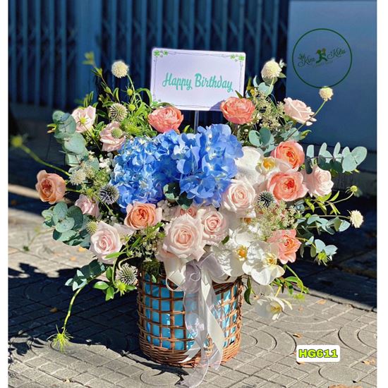 giỏ hoa cẩm tú cầu xanh mix victor hồng - HG611