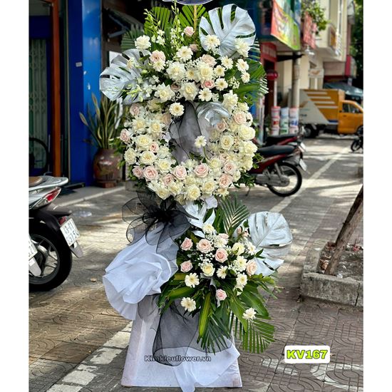 Vòng hoa viếng kem, trắng - KV167