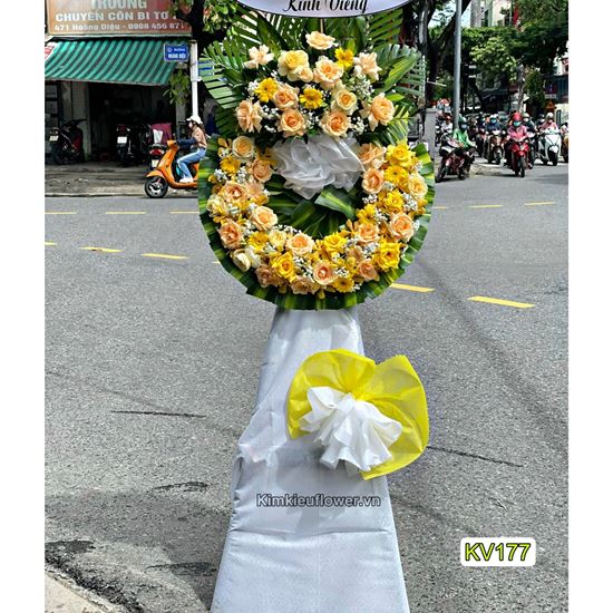Vòng hoa viếng vàng mix mỡ gà - KV177