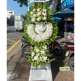 Vòng hoa chia buồn lan trắng - KV182