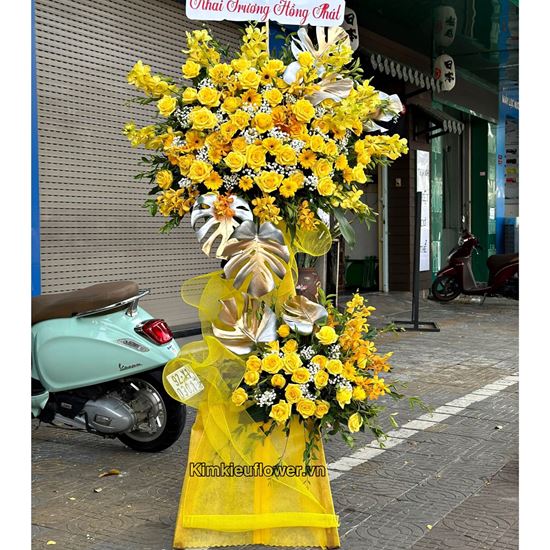 Kệ hoa chúc mừng màu vàng - KH215