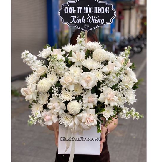 giỏ hoa viếng tone kem trắng - GV11