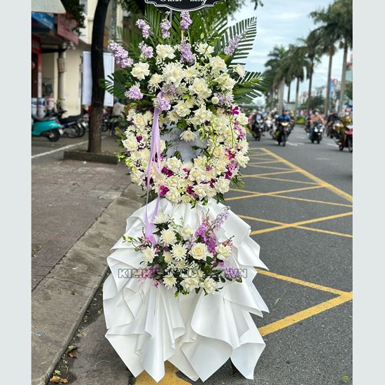 Kệ hoa viếng tone trắng tím - KV189
