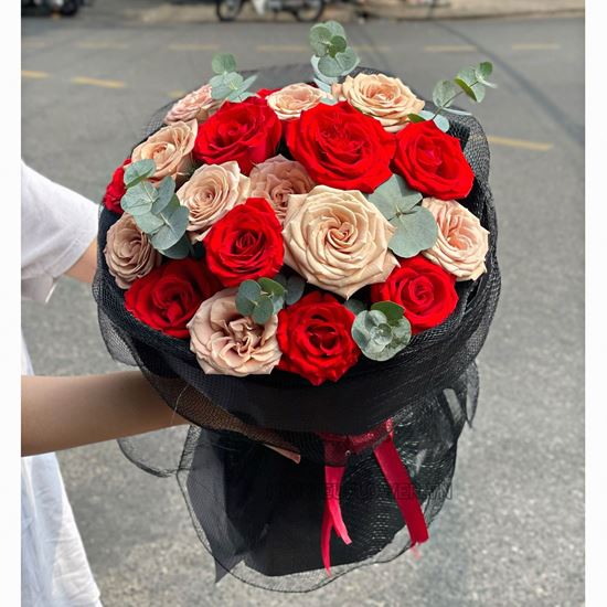Bó hoa hồng đỏ mix capuchino - HB602