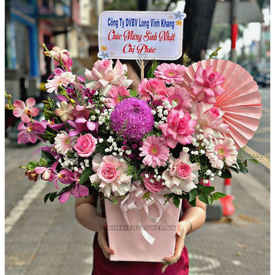 Giỏ hoa cúc mẫu đơn hồng, hoa hồng tone hồng - HG664
