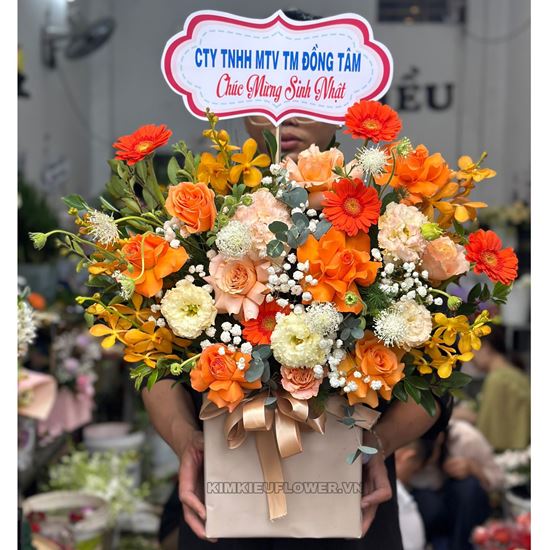 Giỏ hoa hồng cam, shimmer mix đồng tiền,... - HG668