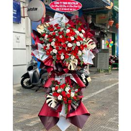 Kệ hoa chúc mừng hoa hồng đỏ, kem - KH243