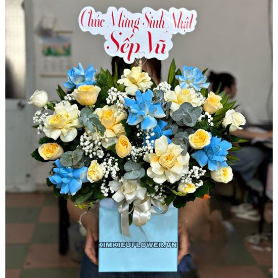 giỏ hoa tone vàng xanh dương - HG693