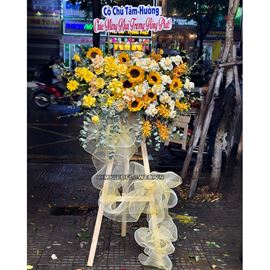 Kệ hoa chúc mừng tone vàng - KH261