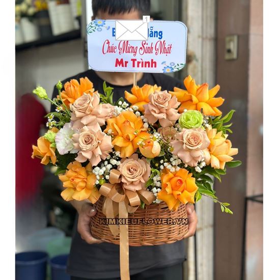 Giỏ hoa hồng cam mix capuchino - HG701