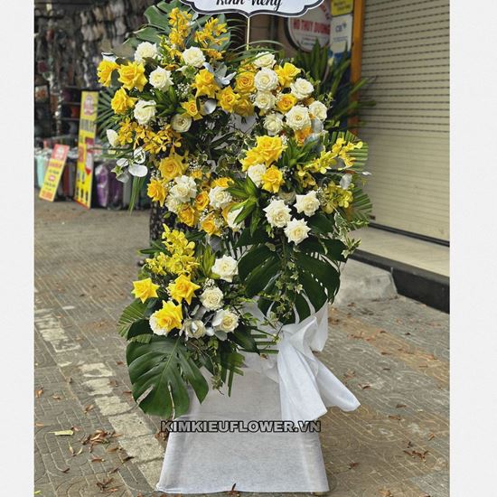 Kệ hoa viếng tone trắng vàng - KV209