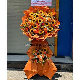 Kệ hoa chúc mừng tone vàng, cam, hướng dương - KH265