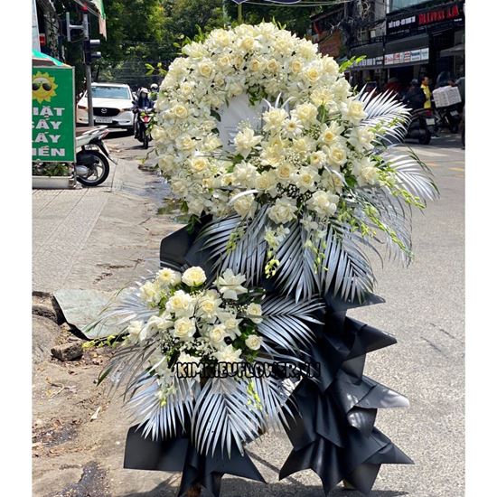 Vòng hoa viếng tone trắng - KV227