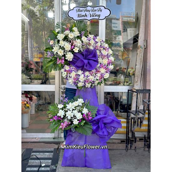 Vòng hoa viếng tone trắng tím - KV231