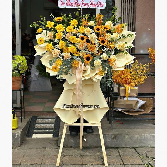 Kệ hoa chúc mừng tone vàng - KH314